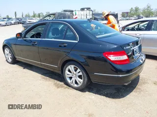 2008 Mercedes-Benz C 300 Sport z VIN WDDGF54X38F062377, wystawiony jako IAAI lot #42483313 z przebiegiem Nie podano mil oraz . Historia ofert i sprzedaży dostępna na DreamBid. Obrazek 3.