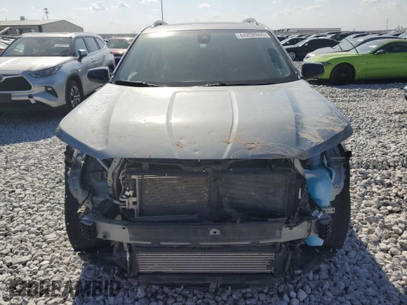 2023 GMC Terrain SLE with VIN 3GKALTEG1PL146735, listed as a Copart auction lot 44252865 with 33,767 mi miles and Salvage title. Bid and sale history available at DreamBid. Image 5.