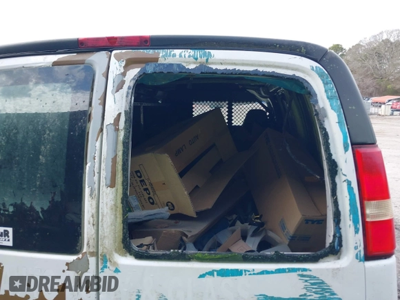 2008 Chevrolet Express Cargo Van with VIN 1GCGG25C681175724, listed as a IAAI auction lot 41696996 with 201,312 mi miles. Bid and sale history available at carsss.com. Image 6.