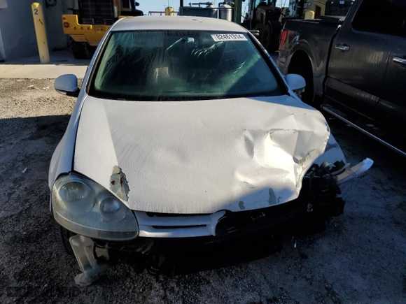 2008 Volkswagen Rabbit S with VIN WVWDA71K98W093987, listed as a Copart auction lot 82461314 with 0 mi miles and Salvage Title. Bid and sale history available at carsss.com. Image 5.