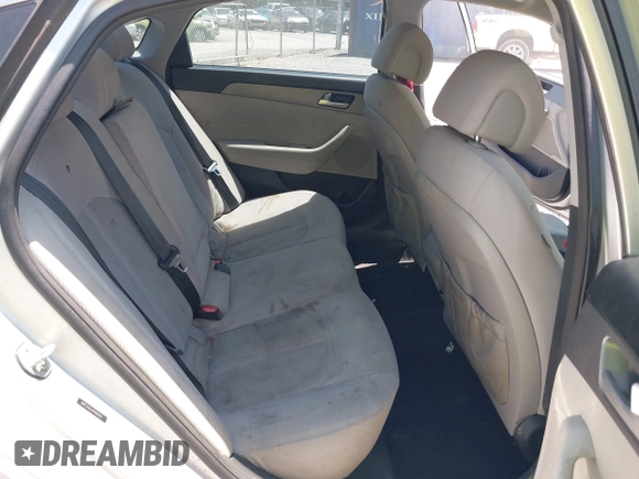 2015 Hyundai Sonata SE z VIN 5NPE24AF4FH082871, wystawiony jako IAAI lot #42415481 z przebiegiem 174 532 mil mil oraz . Historia ofert i sprzedaży dostępna na DreamBid. Obrazek 8.