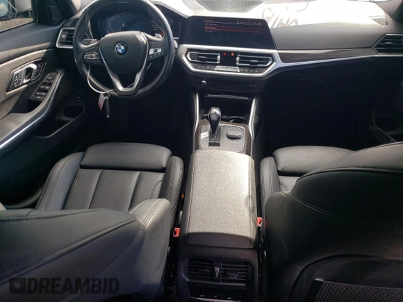2020 BMW 3 Series 330i z VIN WBA5R1C0XLFH40900, wystawiony jako Copart lot #47571905 z przebiegiem 54 888 mil mil oraz Szkoda całkowita • Salvage title. Historia ofert i sprzedaży dostępna na DreamBid. Obrazek 8.