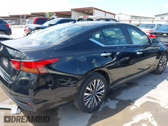 2023 Nissan Altima SV z VIN 1N4BL4DV2PN348799, wystawiony jako IAAI lot #42361675 z przebiegiem 54 285 mil mil oraz . Historia ofert i sprzedaży dostępna na DreamBid. Obrazek 4.