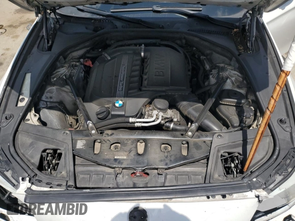 2013 BMW 5 Series 535i xDrive z VIN WBAFU7C59DDU73258, wystawiony jako Copart lot #56858785 z przebiegiem Nie podano mil oraz Szkoda całkowita • Salvage title. Historia ofert i sprzedaży dostępna na DreamBid. Obrazek 11.