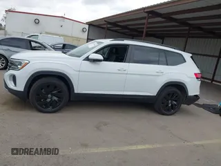 2024 Volkswagen Atlas SE с VIN 1V2WR2CA2RC560161, выставлен на аукционе IAAI как лот 42047000 с пробегом 16 063 миль миль и . История ставок и продаж доступна на DreamBid. Изображение 14.