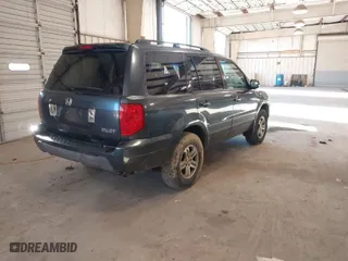 2005 Honda Pilot EX with VIN 5FNYF18475B044214, listed as a IAAI auction lot 41765385 with 226,796 mi miles. Bid and sale history available at carsss.com. Image 4.