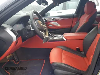 2023 BMW 8 Series z VIN WBAGX0C14PCM99664, wystawiony jako Copart lot #82912494 z przebiegiem 20 899 mil mil oraz Szkoda całkowita • Salvage title. Historia ofert i sprzedaży dostępna na DreamBid. Obrazek 7.