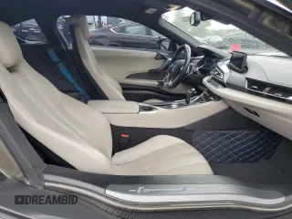 2014 BMW i8 z VIN WBY2Z2C58EVX64771, wystawiony jako Copart lot #73439634 z przebiegiem 55 013 mil mil oraz Czysty tytuł • Clean title. Historia ofert i sprzedaży dostępna na DreamBid. Obrazek 10.