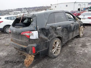 2014 Kia Sorento SX Limited with VIN 5XYKWDA70EG440053, listed as a IAAI auction lot 41565177 with 106,706 mi miles. Bid and sale history available at carsss.com. Image 4.