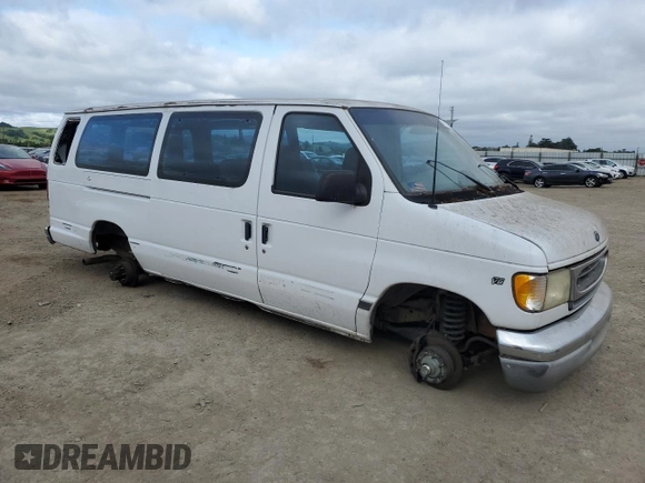 2001 Ford Econoline Passenger XL with VIN 1FBSS31L41HB19352, listed as a Copart auction lot 53101325 with 101,807 mi miles and Salvage title. Bid and sale history available at DreamBid. Image 4.