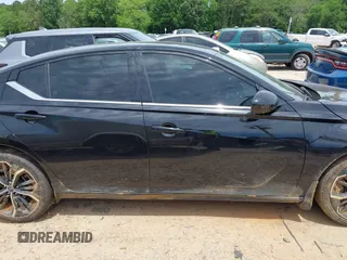 2024 Nissan Altima SR z VIN 1N4BL4CV4RN323262, wystawiony jako IAAI lot #42323966 z przebiegiem 25 124 mil mil oraz . Historia ofert i sprzedaży dostępna na DreamBid. Obrazek 13.