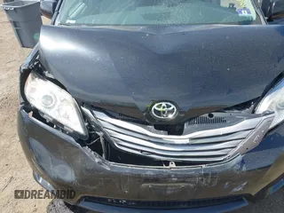 2017 Toyota Sienna XLE Auto Access Seat with VIN 5TDYZ3DC6HS899826, listed as a IAAI auction lot 42093541 with 95,931 mi miles and . Bid and sale history available at DreamBid. Image 10.