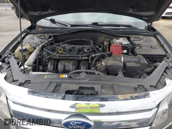 2011 Ford Fusion SE with VIN 3FAHP0HA1BR203046, listed as a IAAI auction lot 42011121 with 302,078 mi miles. Bid and sale history available at carsss.com. Image 10.