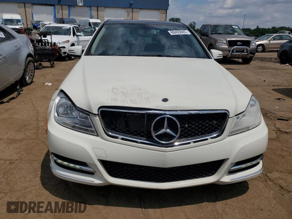 2012 Mercedes-Benz C 300 Sport z VIN WDDGF8BBXCA669679, wystawiony jako Copart lot #60493685 z przebiegiem 143 795 mil mil oraz Czysty tytuł • Clean title. Historia ofert i sprzedaży dostępna na DreamBid. Obrazek 5.