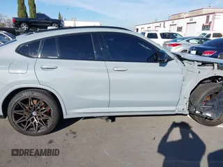 2023 BMW X4 M z VIN 5YM23EC0XP9P23425, wystawiony jako IAAI lot #41147096 z przebiegiem 22 958 mil mil oraz . Historia ofert i sprzedaży dostępna na DreamBid. Obrazek 14.