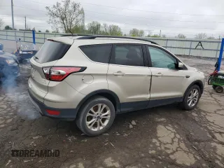 2017 Ford Escape SE z VIN 1FMCU0GDXHUB90657, wystawiony jako Copart lot #55655055 z przebiegiem 229 960 mil mil oraz Czysty tytuł • Clean title. Historia ofert i sprzedaży dostępna na DreamBid. Obrazek 3.