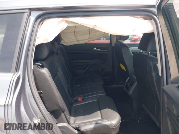 2018 Volkswagen Atlas SE with VIN 1V2KR2CA2JC585922, listed as a IAAI auction lot 42488658 with 105,878 mi miles and . Bid and sale history available at DreamBid. Image 8.