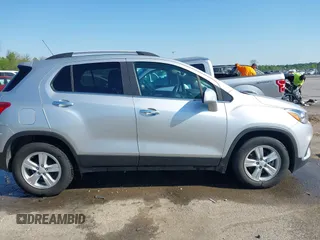 2020 Chevrolet Trax LT with VIN KL7CJLSBXLB039596, listed as a IAAI auction lot 41986195 with 25,538 mi miles and . Bid and sale history available at DreamBid. Image 13.