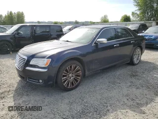 2011 Chrysler 300 Limited z VIN 2C3CA5CGXBH537378, wystawiony jako Copart lot #56674725 z przebiegiem 187 571 mil mil oraz Czysty tytuł • Clean title. Historia ofert i sprzedaży dostępna na DreamBid. Obrazek 1.