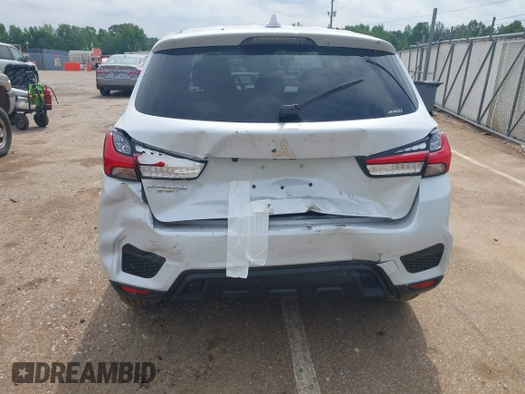 2024 Mitsubishi Outlander S z VIN JA4ARUAU8RU026106, wystawiony jako IAAI lot #42261854 z przebiegiem 5 439 mil mil oraz . Historia ofert i sprzedaży dostępna na DreamBid. Obrazek 18.