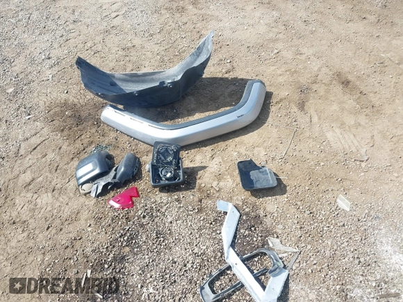 2018 Jeep Wrangler Unlimited Sahara z VIN 1C4HJXEG2JW124882, wystawiony jako IAAI lot #42437816 z przebiegiem Nie podano mil oraz . Historia ofert i sprzedaży dostępna na DreamBid. Obrazek 12.