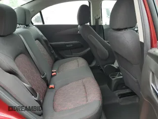 2018 Chevrolet Sonic LT z VIN 1G1JD5SH6J4104665, wystawiony jako Copart lot #55345805 z przebiegiem 45 607 mil mil oraz Szkoda całkowita • Salvage title. Historia ofert i sprzedaży dostępna na DreamBid. Obrazek 10.
