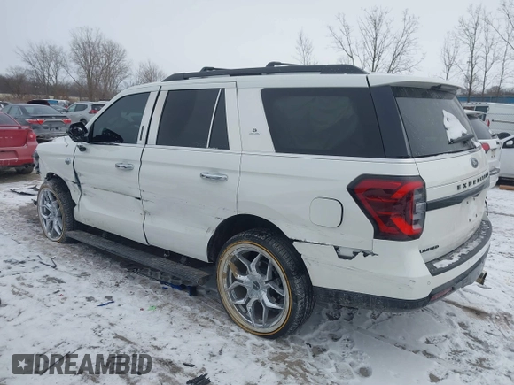 2024 Ford Expedition Limited with VIN 1FMJU2A89REB06337, listed as a IAAI auction lot 41381699 with 3,057 mi miles. Bid and sale history available at carsss.com. Image 3.