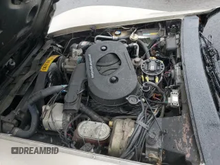 1982 Chevrolet Corvette z VIN 1G1AY0780C5109728, wystawiony jako Copart lot #55628315 z przebiegiem 61 806 mil mil oraz Szkody całkowita. Historia ofert i sprzedaży dostępna na DreamBid. Obrazek 11.