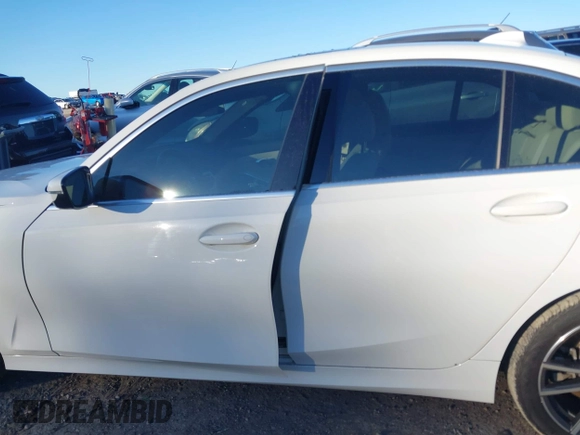 2020 BMW 3 Series 330i z VIN 3MW5R1J06L8B11272, wystawiony jako IAAI lot #41376487 z przebiegiem 28 683 mil mil oraz . Historia ofert i sprzedaży dostępna na DreamBid. Obrazek 15.