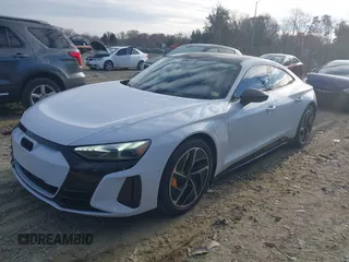 2023 Audi RS e-tron GT z VIN WAUBHBFW5P7903655, wystawiony jako IAAI lot #40952092 z przebiegiem 8959 mil mil oraz . Historia ofert i sprzedaży dostępna na DreamBid. Obrazek 2.