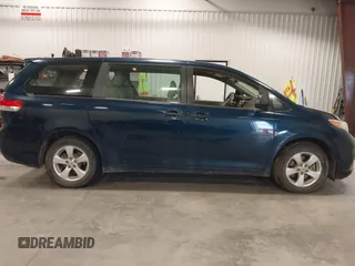 2011 Toyota Sienna with VIN 5TDZK3DC8BS125884, listed as a IAAI auction lot 41998890 with 249,193 mi miles. Bid and sale history available at carsss.com. Image 14.