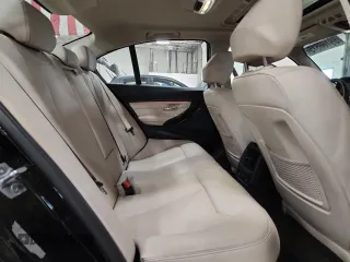 2015 BMW 3 Series 320i xDrive z VIN WBA3C3C59FP665053, wystawiony jako Copart lot #59166515 z przebiegiem 90 904 mil mil oraz Szkoda całkowita • Salvage title. Historia ofert i sprzedaży dostępna na DreamBid. Obrazek 10.