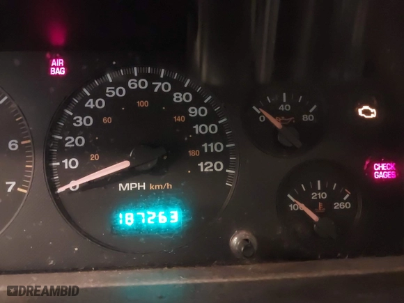 2002 Jeep Grand Cherokee Laredo with VIN 1J4GW48SX2C118434, listed as a IAAI auction lot 42036464 with 187,263 mi miles. Bid and sale history available at carsss.com. Image 7.