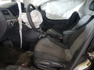 2017 Volkswagen Jetta S z VIN 3VW2B7AJ3HM409621, wystawiony jako Copart lot #62549055 z przebiegiem 168 691 mil mil oraz Szkoda całkowita • Salvage title. Historia ofert i sprzedaży dostępna na DreamBid. Obrazek 7.