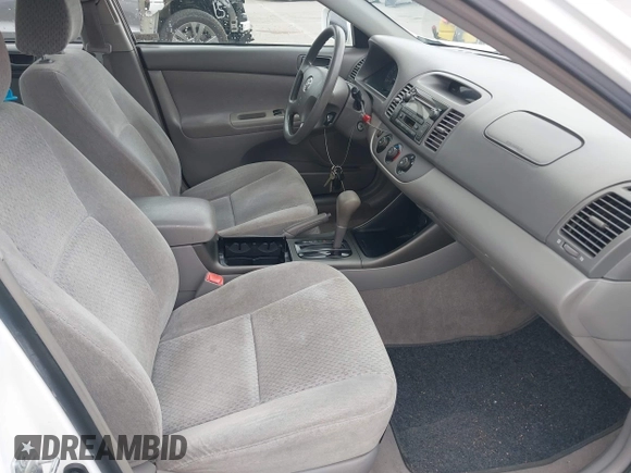 2004 Toyota Camry LE with VIN 4T1BE32K84U362436, listed as a IAAI auction lot 42134510 with 199,371 mi miles. Bid and sale history available at carsss.com. Image 5.