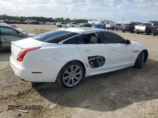 2015 Jaguar XJ with VIN SAJWA1CZ9F8V88418, listed as a Copart auction lot 45547965 with 82,423 mi miles and Salvage Title. Bid and sale history available at carsss.com. Image 3.