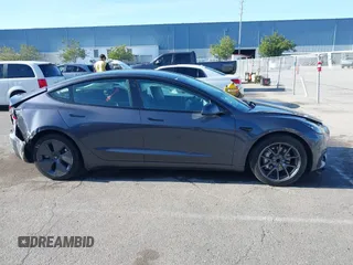 2023 Tesla Model 3 z VIN 5YJ3E1EA1PF681030, wystawiony jako IAAI lot #41545960 z przebiegiem 19 590 mil mil oraz . Historia ofert i sprzedaży dostępna na DreamBid. Obrazek 12.