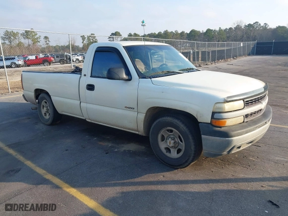 2000 Chevrolet Silverado 1500 with VIN 1GCEC14W5YE140495, listed as a IAAI auction lot 41481120 with 145,631 mi miles. Bid and sale history available at carsss.com. Image 1.