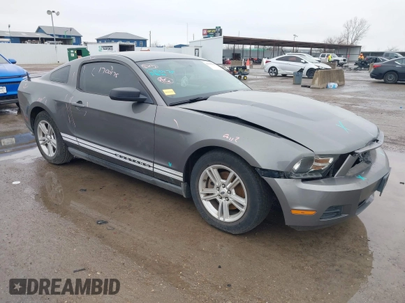 2011 Ford Mustang V6 with VIN 1ZVBP8AM2B5125492, listed as a IAAI auction lot 41565388 with 135,688 mi miles and . Bid and sale history available at carsss.com. Image 1.