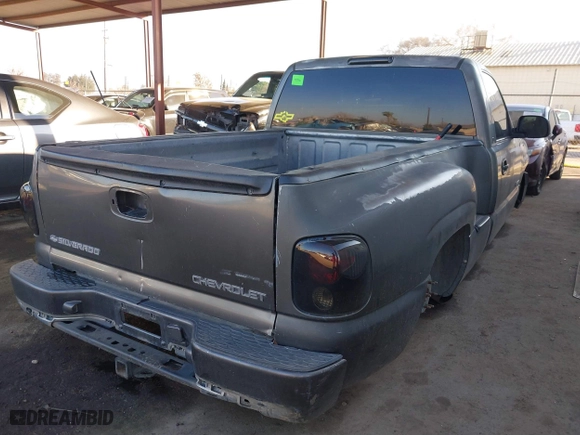 2000 Chevrolet Silverado 1500 with VIN 1GCEC14V9YZ245654, listed as a IAAI auction lot 41279421 with 286,544 mi miles. Bid and sale history available at carsss.com. Image 4.