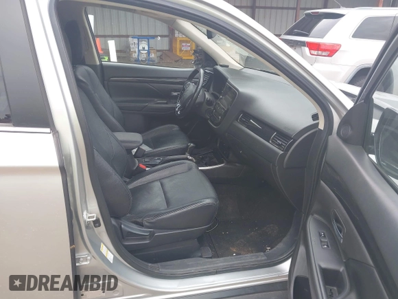 2018 Mitsubishi Outlander SE с VIN JA4AD3A35JZ007942, выставлен на аукционе IAAI как лот 42275943 с пробегом 167 550 миль миль и . История ставок и продаж доступна на DreamBid. Изображение 5.