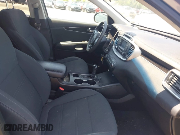 2016 Kia Sorento LX with VIN 5XYPGDA52GG044582, listed as a IAAI auction lot 42402596 with 143,250 mi miles and . Bid and sale history available at DreamBid. Image 5.