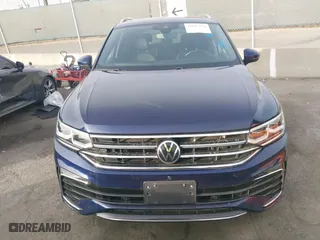 2022 Volkswagen Tiguan SEL R-Line with VIN 3VV4B7AX3NM154238, listed as a IAAI auction lot 40995659 with 23,437 mi miles. Bid and sale history available at carsss.com. Image 12.