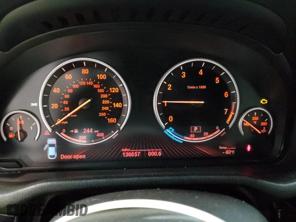 2016 BMW X4 xDrive28i with VIN 5UXXW3C53G0M89797, listed as a Copart auction lot 42178014 with 136,657 mi miles. Bid and sale history available at carsss.com. Image 9.
