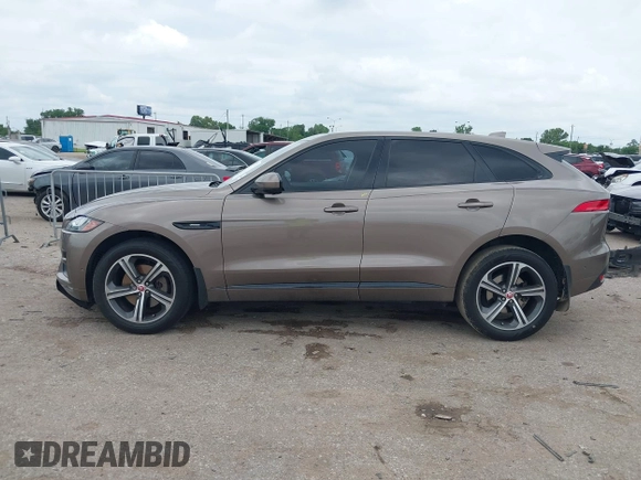 2017 Jaguar F-Pace 35t R-Sport с VIN SADCL2BVXHA067434, выставлен на аукционе IAAI как лот 42057515 с пробегом 101 435 миль миль и . История ставок и продаж доступна на DreamBid. Изображение 14.