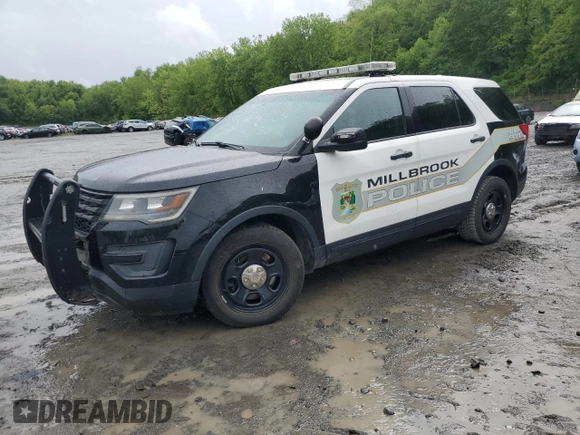 2016 Ford Police Interceptor Utility z VIN 1FM5K8AR8GGA97151, wystawiony jako Copart lot #58217185 z przebiegiem Nie podano mil oraz Szkoda całkowita • Salvage title. Historia ofert i sprzedaży dostępna na DreamBid. Obrazek 1.