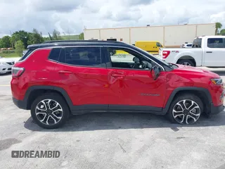 2024 Jeep Compass Limited z VIN 3C4NJDCN1RT596592, wystawiony jako IAAI lot #42740215 z przebiegiem 45 153 mil mil oraz . Historia ofert i sprzedaży dostępna na DreamBid. Obrazek 13.