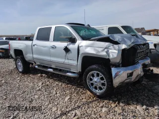 2019 Chevrolet Silverado 3500HD LTZ with VIN 1GC4KXEY0KF113515, listed as a Copart auction lot 52349795 with 190,915 mi miles and Salvage Title. Bid and sale history available at carsss.com. Image 4.