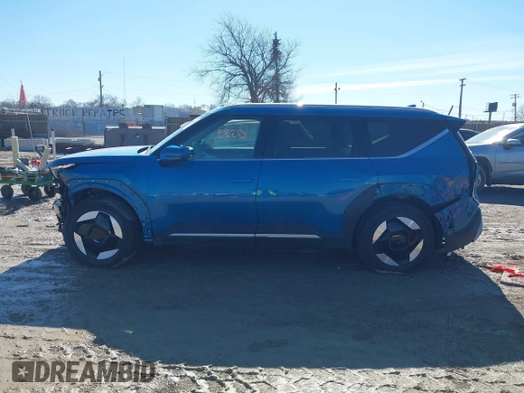 2024 Kia EV9 Wind z VIN KNDAFFS54R6024469, wystawiony jako IAAI lot #41674715 z przebiegiem 19 387 mil mil oraz . Historia ofert i sprzedaży dostępna na DreamBid. Obrazek 14.