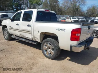 2009 Chevrolet Silverado 1500 LTZ with VIN 3GCEK33M99G156496, listed as a IAAI auction lot 41794538 with 138,829 mi miles. Bid and sale history available at carsss.com. Image 3.